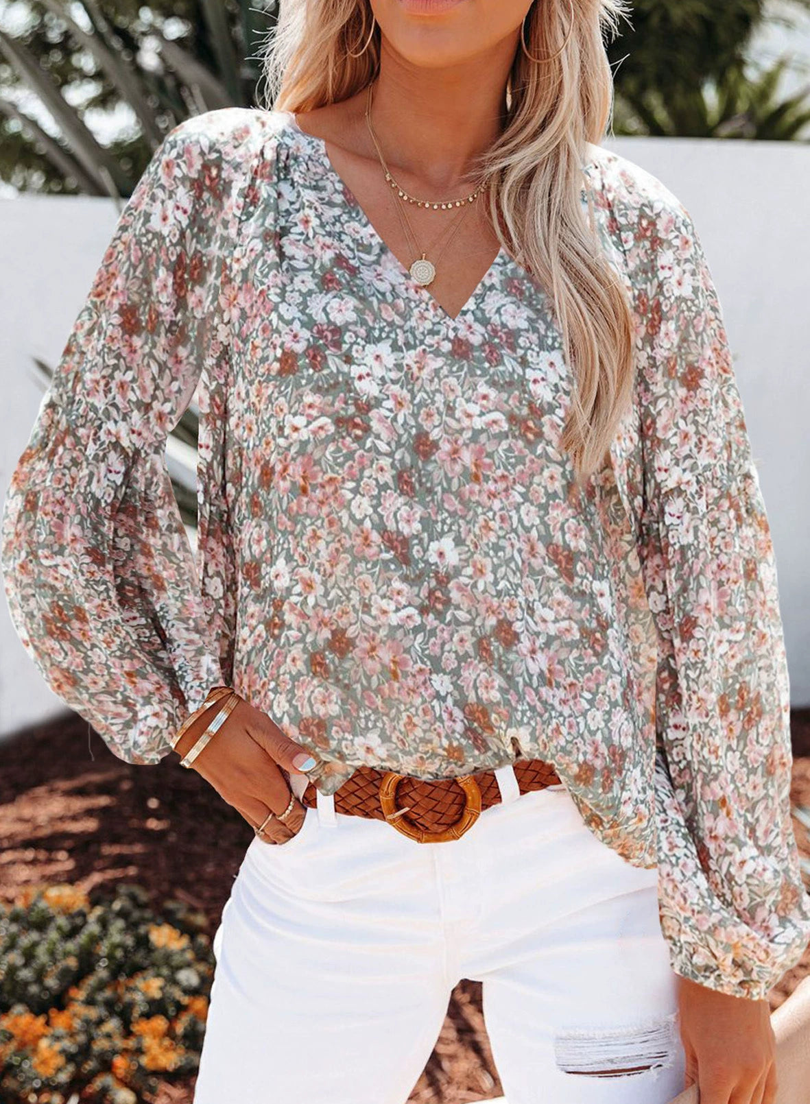BONNIE | V-neck loose floral blouse