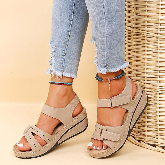 DANIELLA | Women´s sandals with higher heels